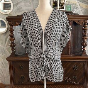 Max Studio Black and White Women's Top